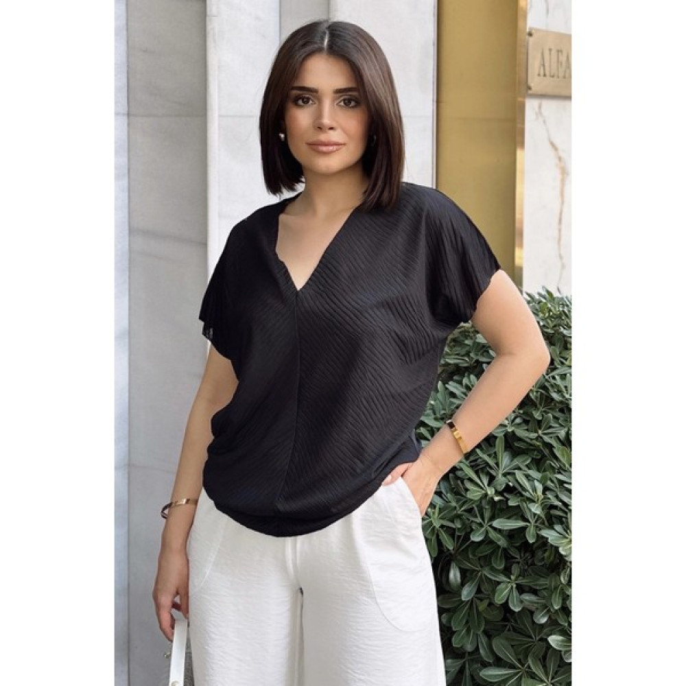 New Laviva Siyah V Yaka, Kısa & Yarasa Kol, Kendinden Dokulu Kumaş, Basic Kalıp/kesim, Salaş Bluz & T-Shirt Bluz Fiyatı