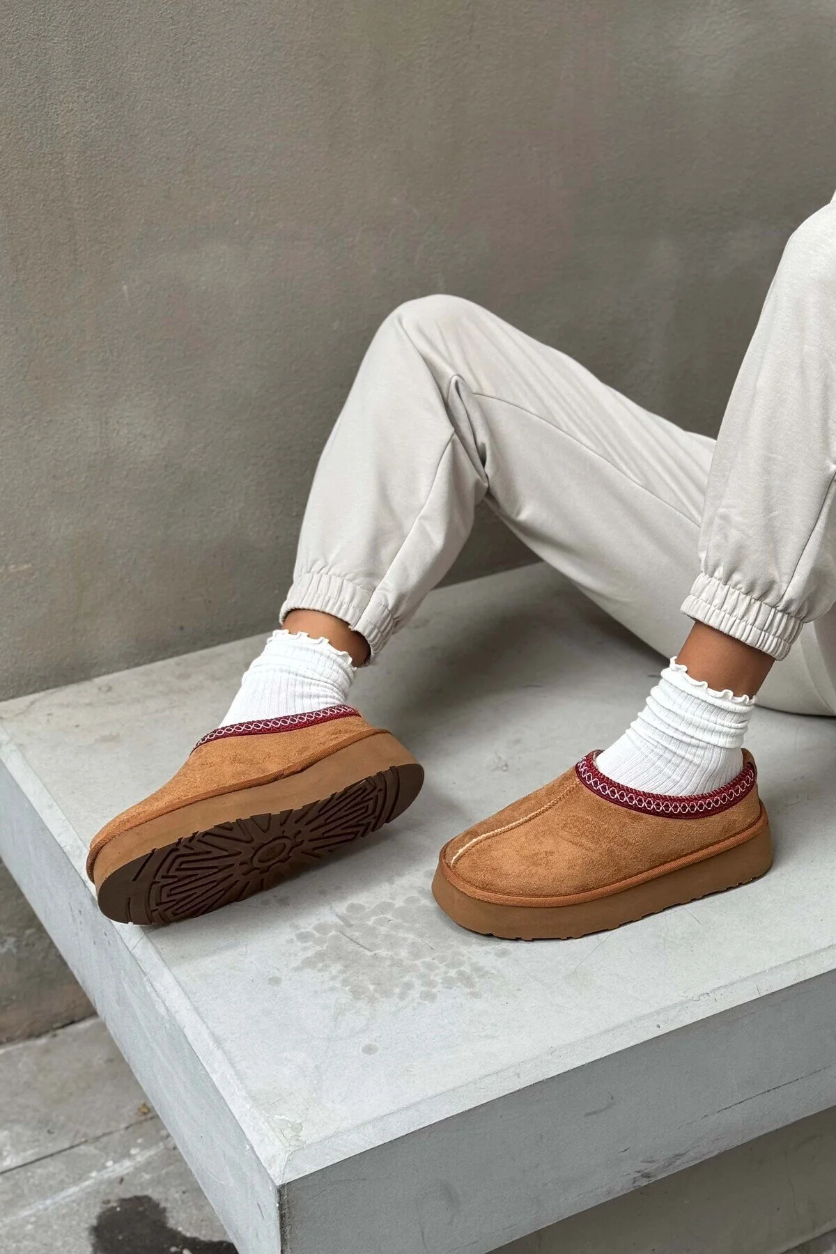 NİŞANTAŞI SHOES Sweet Taba Süet Içi Kürklü Düz Taban Sabo Ev Terliği 39 Beden Unisex Sandalet Fiyatı