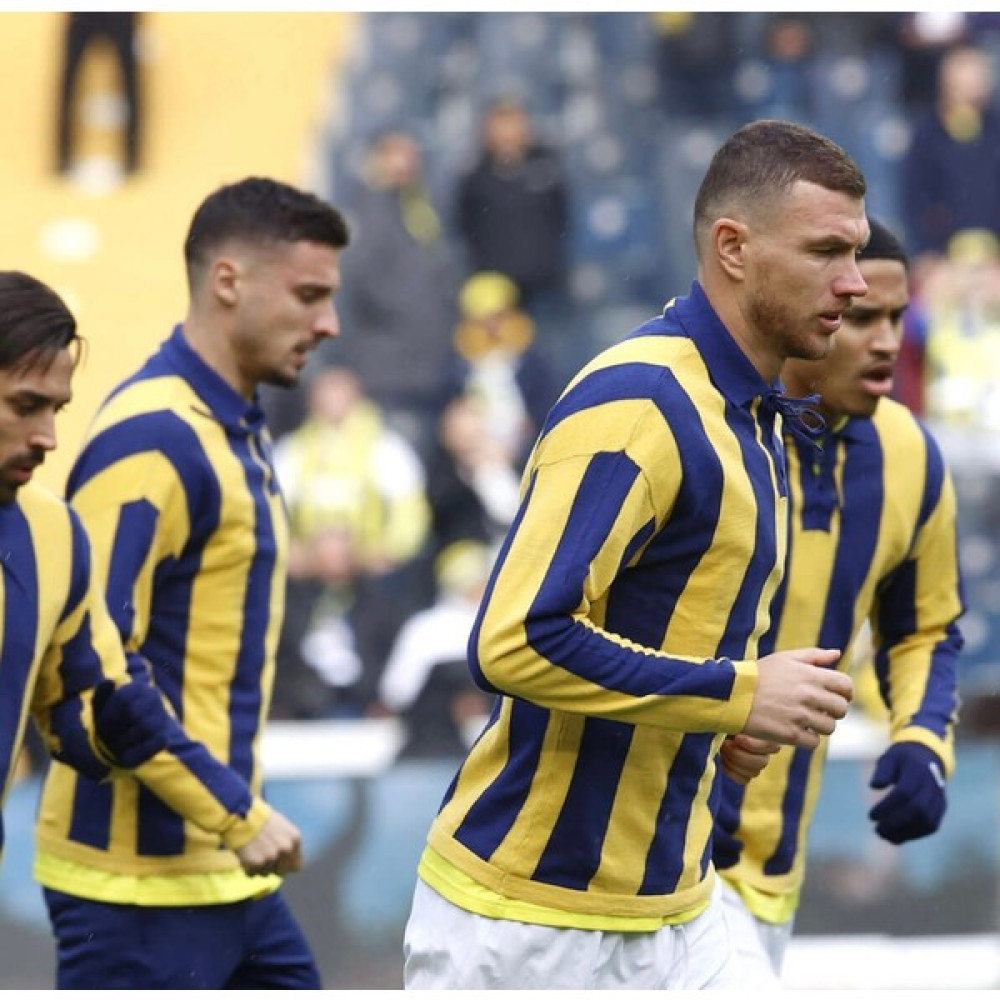 North Stand Sarı Lacivert Fênêrbâhçê Çubuklu 100.Yıl Polar Forma Zaferin Rengi Erkek Eşofman Fiyatı