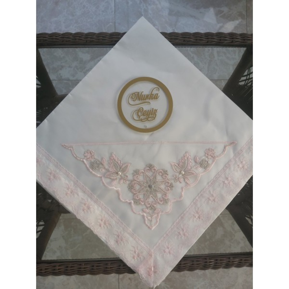 Nurka Çeyiz Çeyizlik Hediyelik Gelin Için Güpür ve Incili Dantel Aplikeli Beyaz Nişan Söz Bohçası Yatak Odası Tekstili & Çeyiz Seti Fiyatı