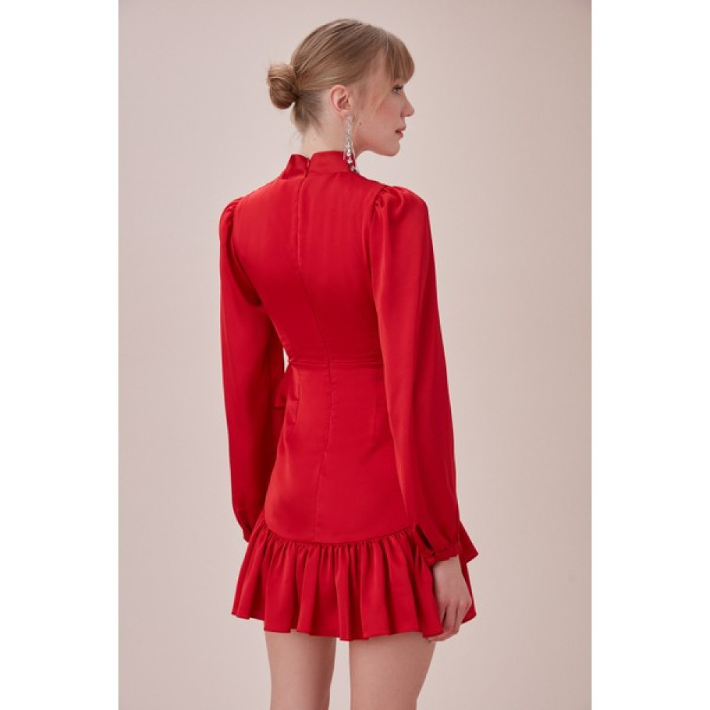 Oleg By Oleg Cassini Kırmızı Yüksek Yaka Uzun Kollu Eteği Fırfırlı Mini Saten Elbise Elbise Fiyatı