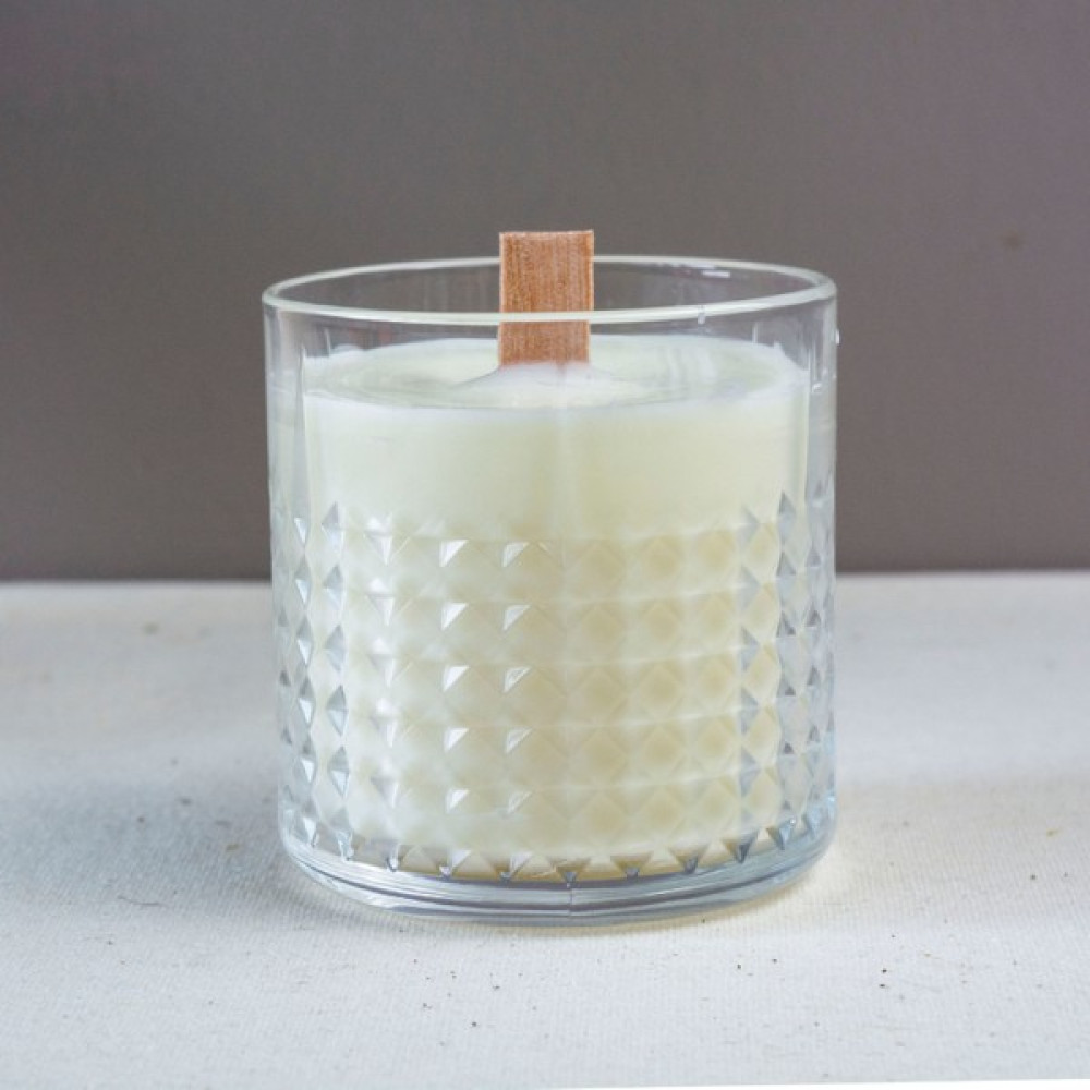 Ona Değer Kristal Bardak Amber Kokulu Soya Mum 220GR, Doğal Ahşap Fitilli Bardak Mum, Doğal Soya Wax - Beyaz - 1 Adet Dekoratif Mum Fiyatı