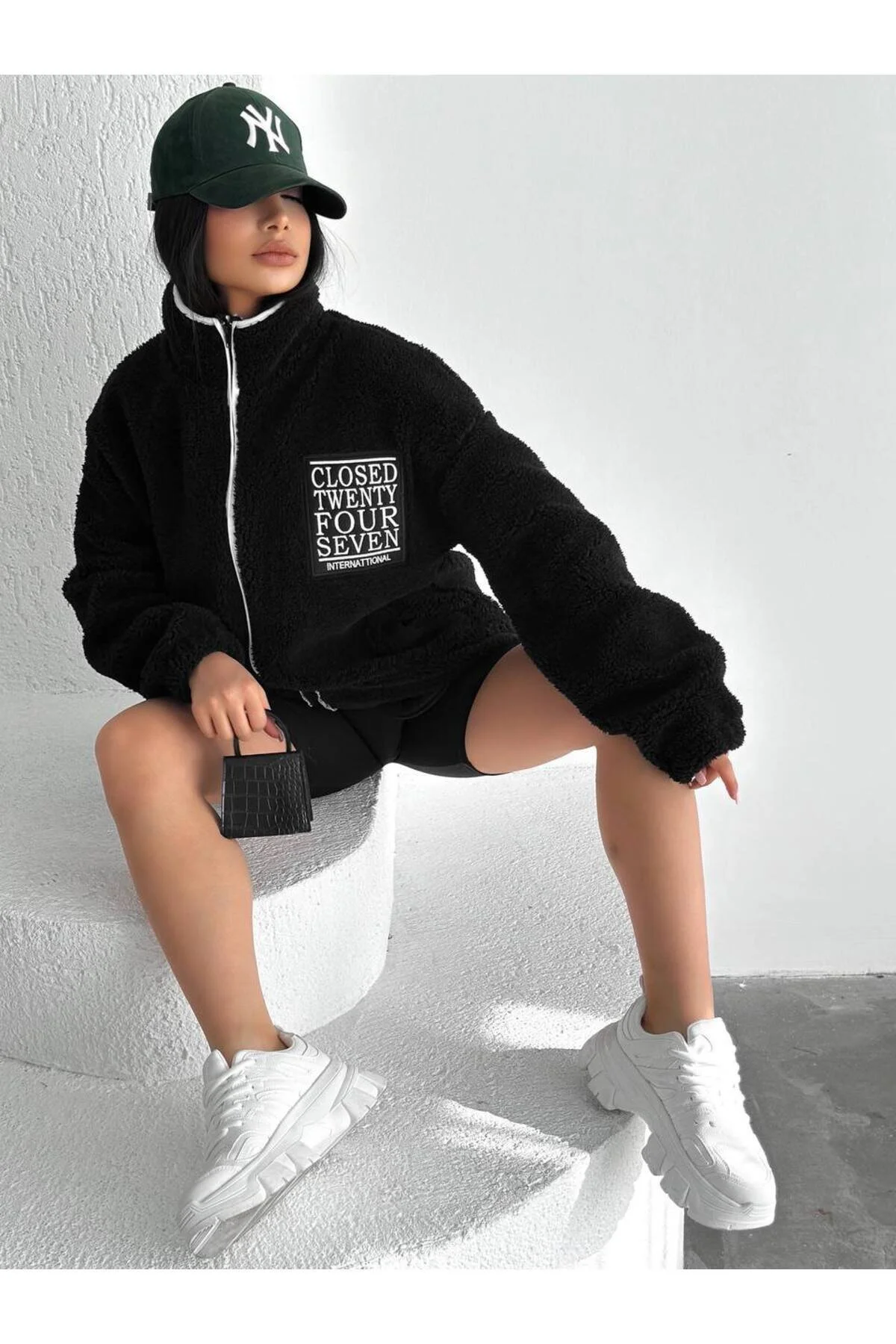 oneoff Closed Nakışlı Polar Peluş Hırka Ceket Unisex Oversize S Beden" Bayan Ceket Fiyatı