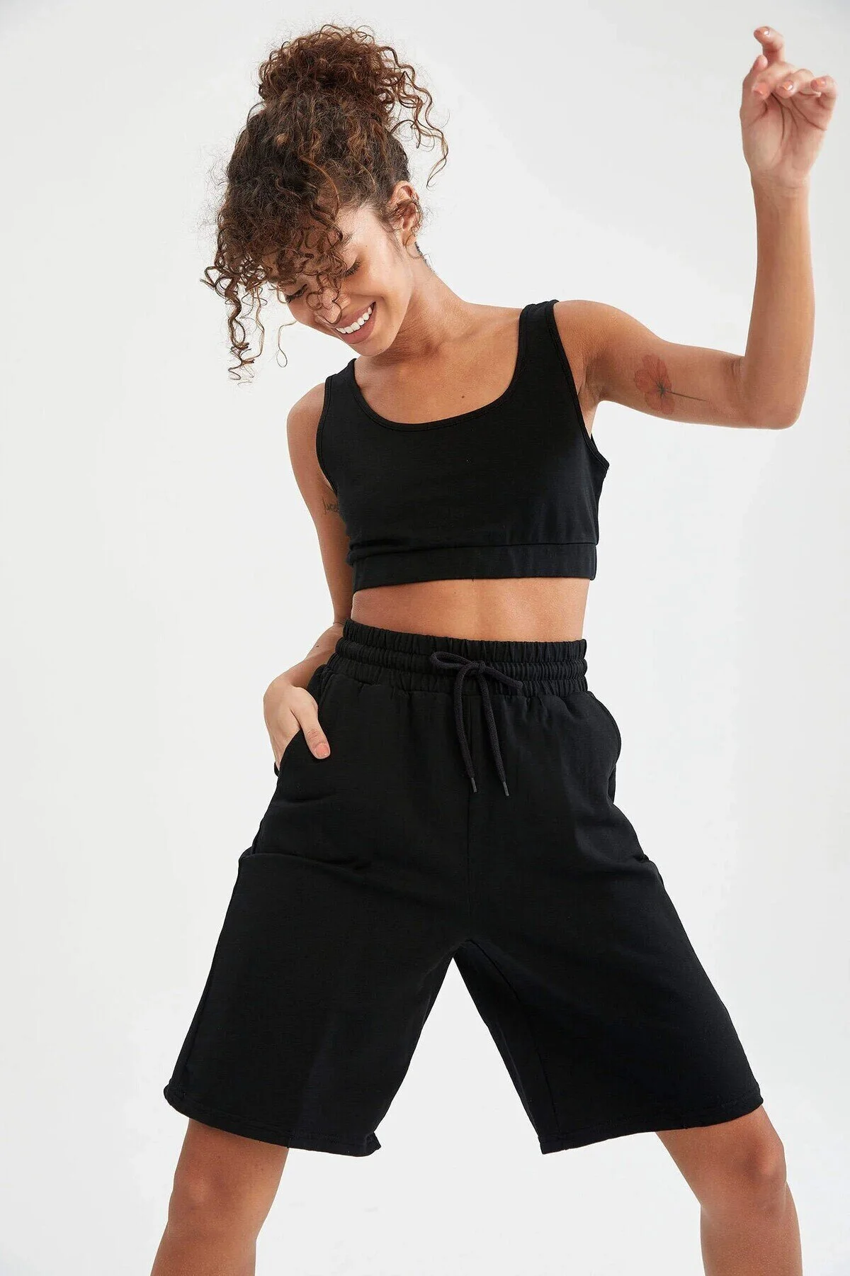 OXVİN Relax Return Siyah Beli Bağcıklı Oversize Unisex Bermuda Şort M Beden" Erkek Şort Fiyatı