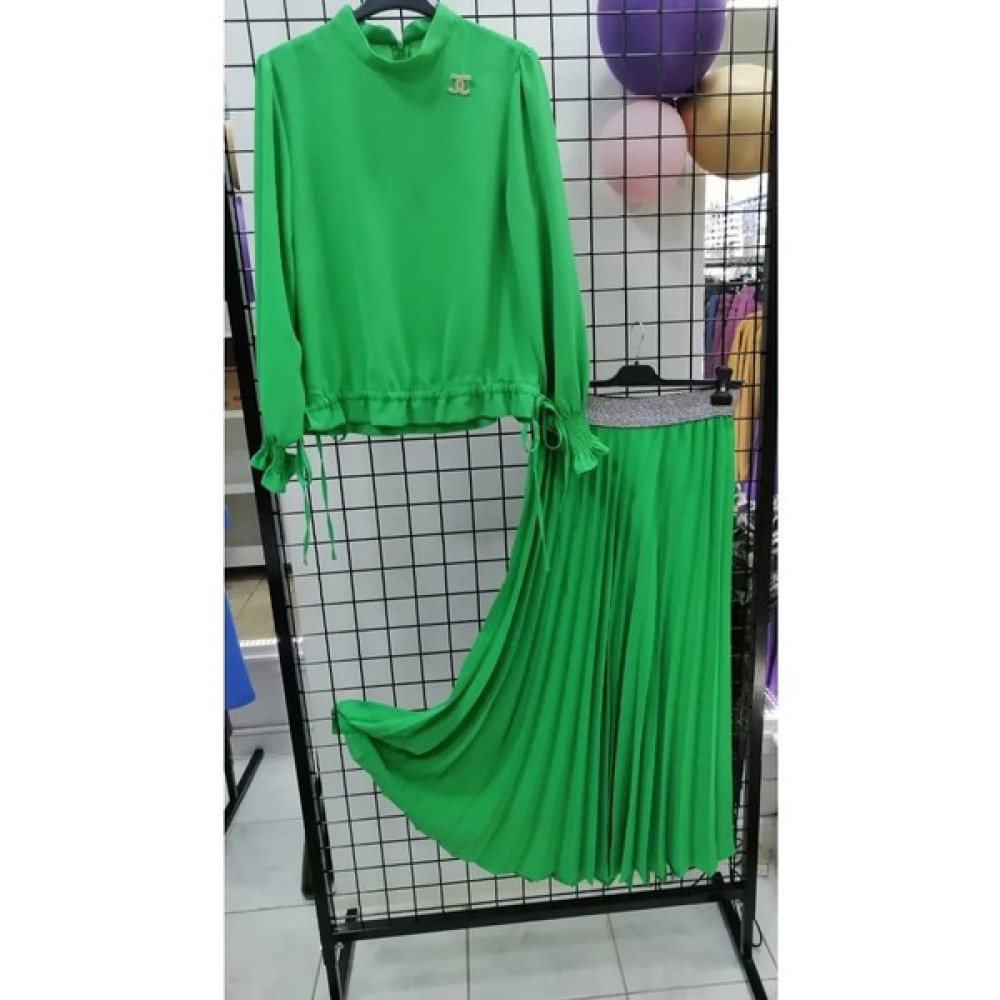 Öz Butik Aksesuar Abiye Piliseli Etekli Alt Üst Takım Krep Kumaş Beli Lastikli Yeşil Renginde Nişan ve Düğün Kıyafet Elbise Fiyatı