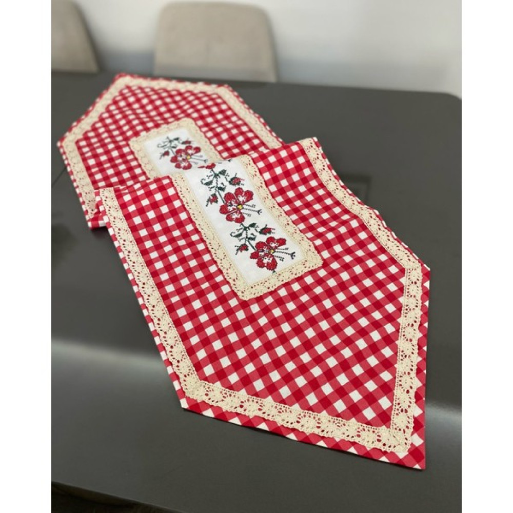 Parla Lifee Kırmızı Pötikare Kanaviçe Işleme Runner Özel Ölçü Yapılır Işlemeler Değişimektedir - Beyaz - Kırmızı - 40 x 120 cm Masa Örtüsü Fiyatı