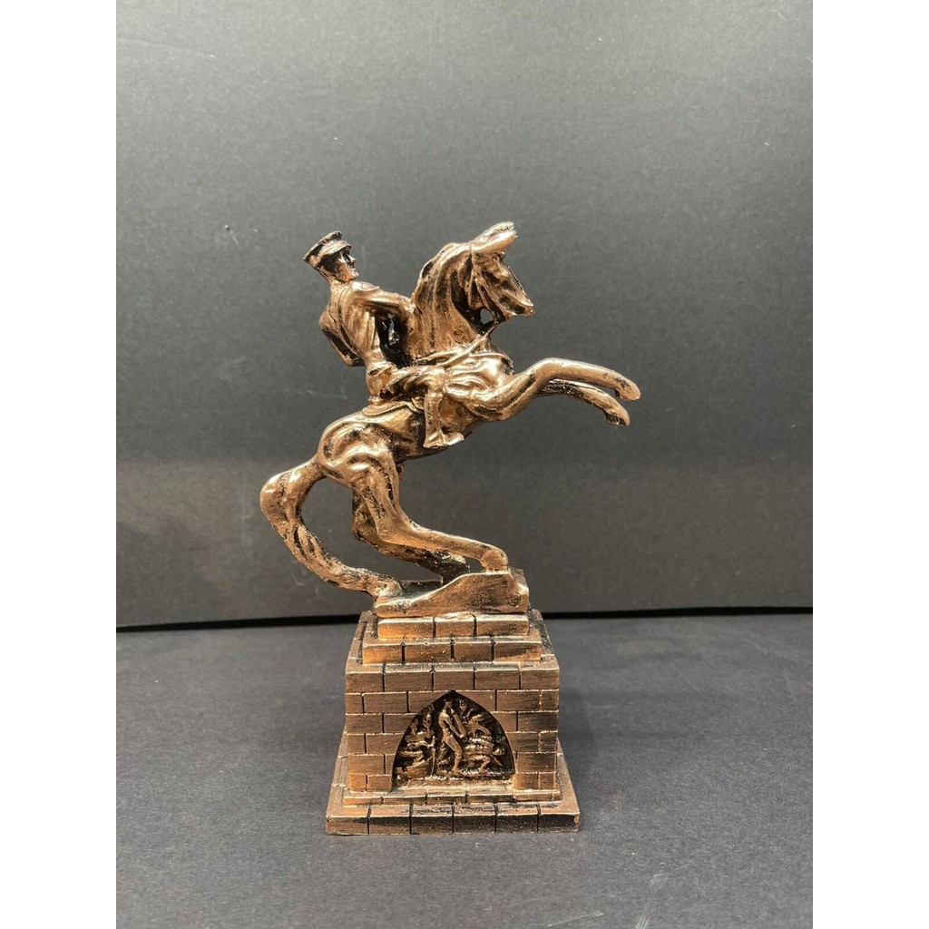 Peramari Dekoratif Polyester Atatürk Onur Anıtı Heykeli Bronz - 21 x 26 Biblo Fiyatı