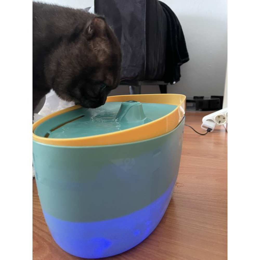 Pet Bi Tık Işıklı Kedi Köpek Su Pınarı 2,5 Litre Evcil Hayvan Ürünleri Fiyatı