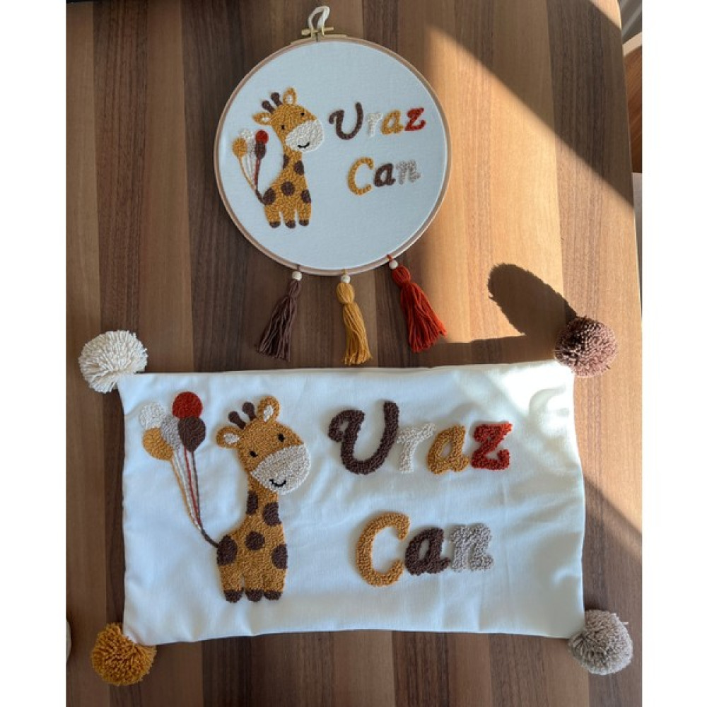 Punch Passion Bebek/çocuk Odası Punch Işlemeli Dekoratik Yastık Kılıfı ve Pano Takımı(Isimli) %100 El Işlemesiyle - 30 x 50 cm - Ekru Kırlent / Mobilya Yastığı Fiyatı