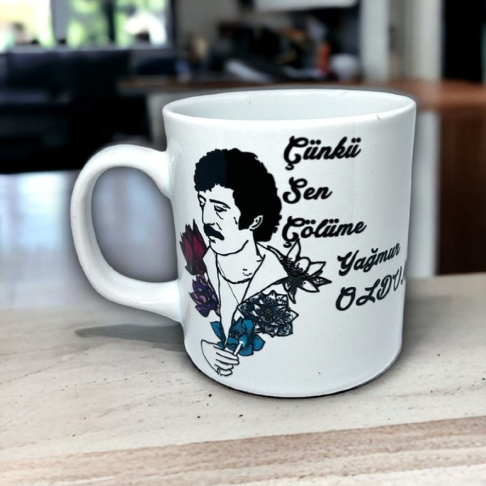 Real Dreams Collection Müslüm Gürses Kabartma Baskılı Kupa,çünkü Sen Çölüme Yağmur,hediye Müslüm Baba - Beyaz - 300 ml Fincan / Bardak / Kahve Takımı Fiyatı