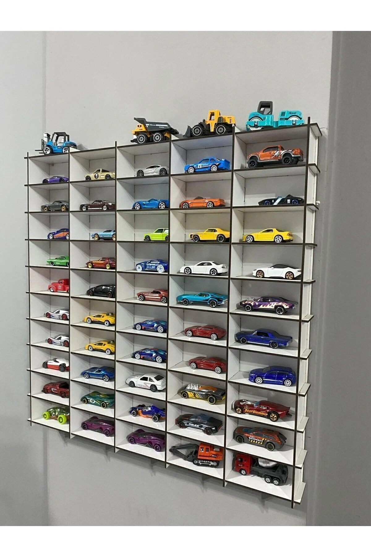 ReFason Desing Ahşap Araba Rafı 50li Beyaz Renk (Hotwheels ve Matcbox Arabaları Için Uygundur)" Oyuncak Arabalar Fiyatı