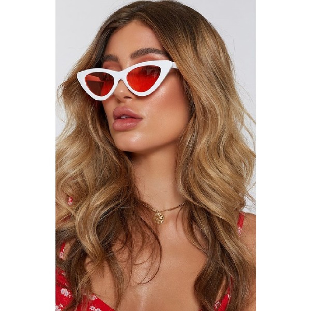 Retro Üçgen Cat-Eye Kırmızı Camlı Bayan Güneş Gözlüğü Beyaz Kadın Güneş Gözlükleri Fiyatı