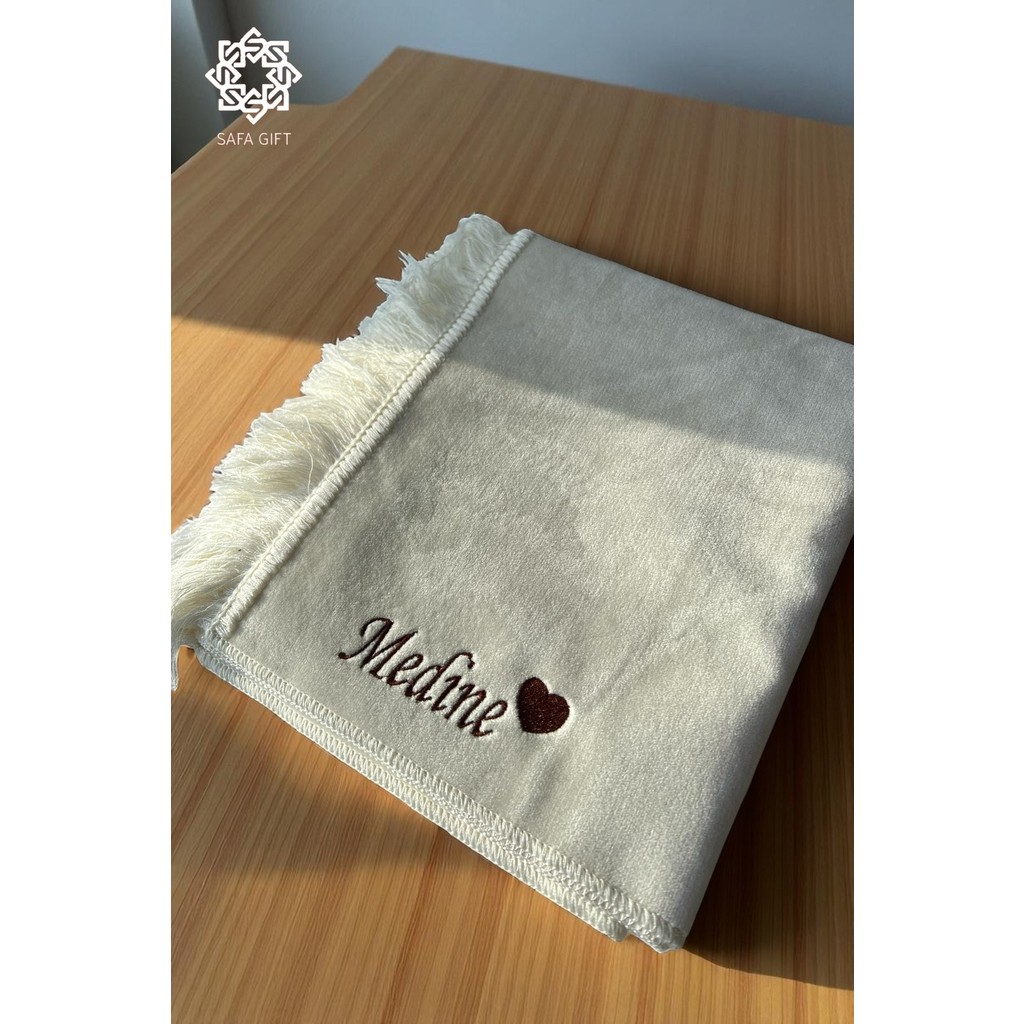 Safa Gift Kişiye Özel Isimli Lüx Kadife Seccade, Düz Velur Isim Nakışlı Seccade, Çeyizlik Hediyelik Seccade - Krem SSD / Solid State Drive Fiyatı