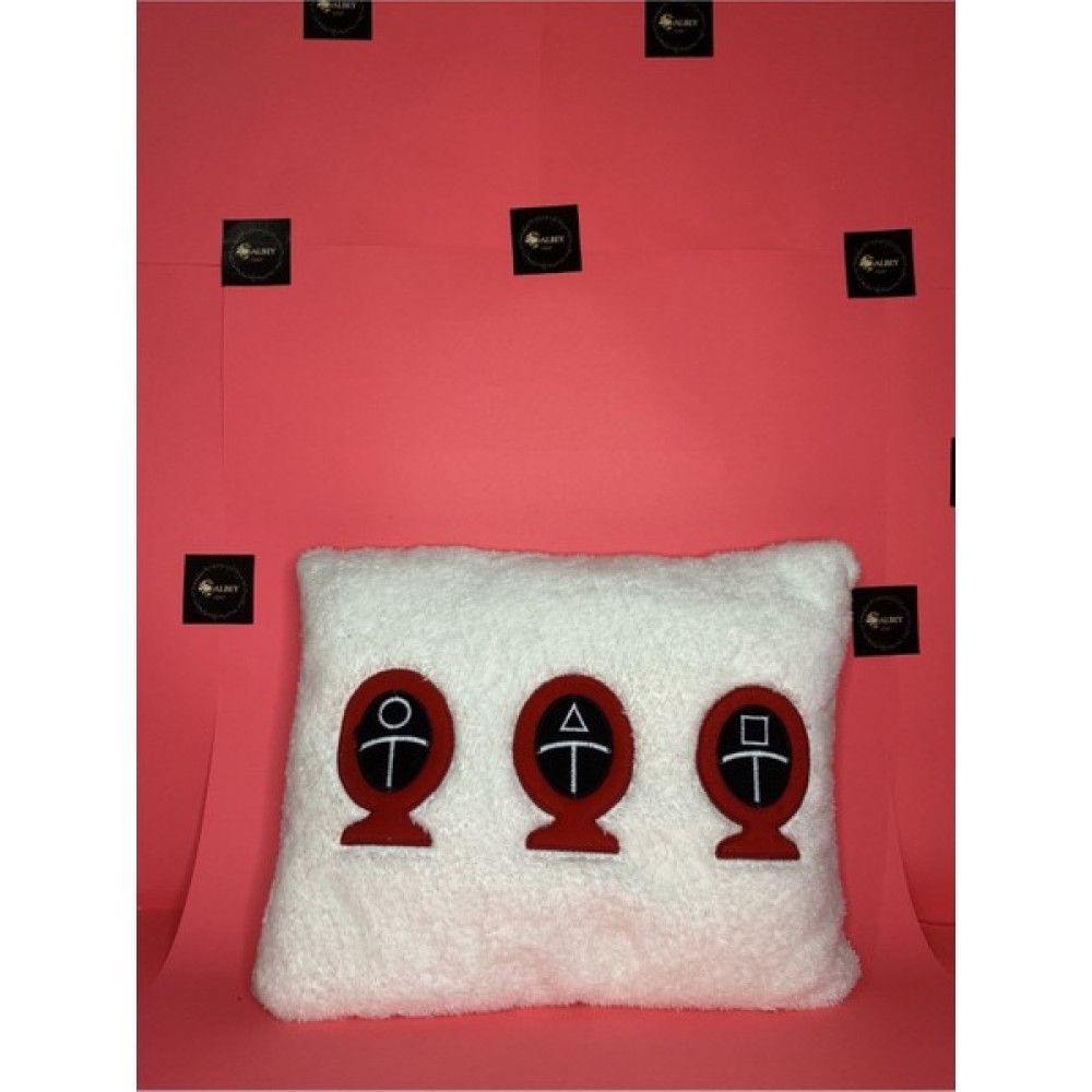 Salbey Grup Yurtdışından Büyük Boy Squid Game Asker Bebek Yastık 40CM - 10 x 40 cm - Beyaz Kırlent / Mobilya Yastığı Fiyatı