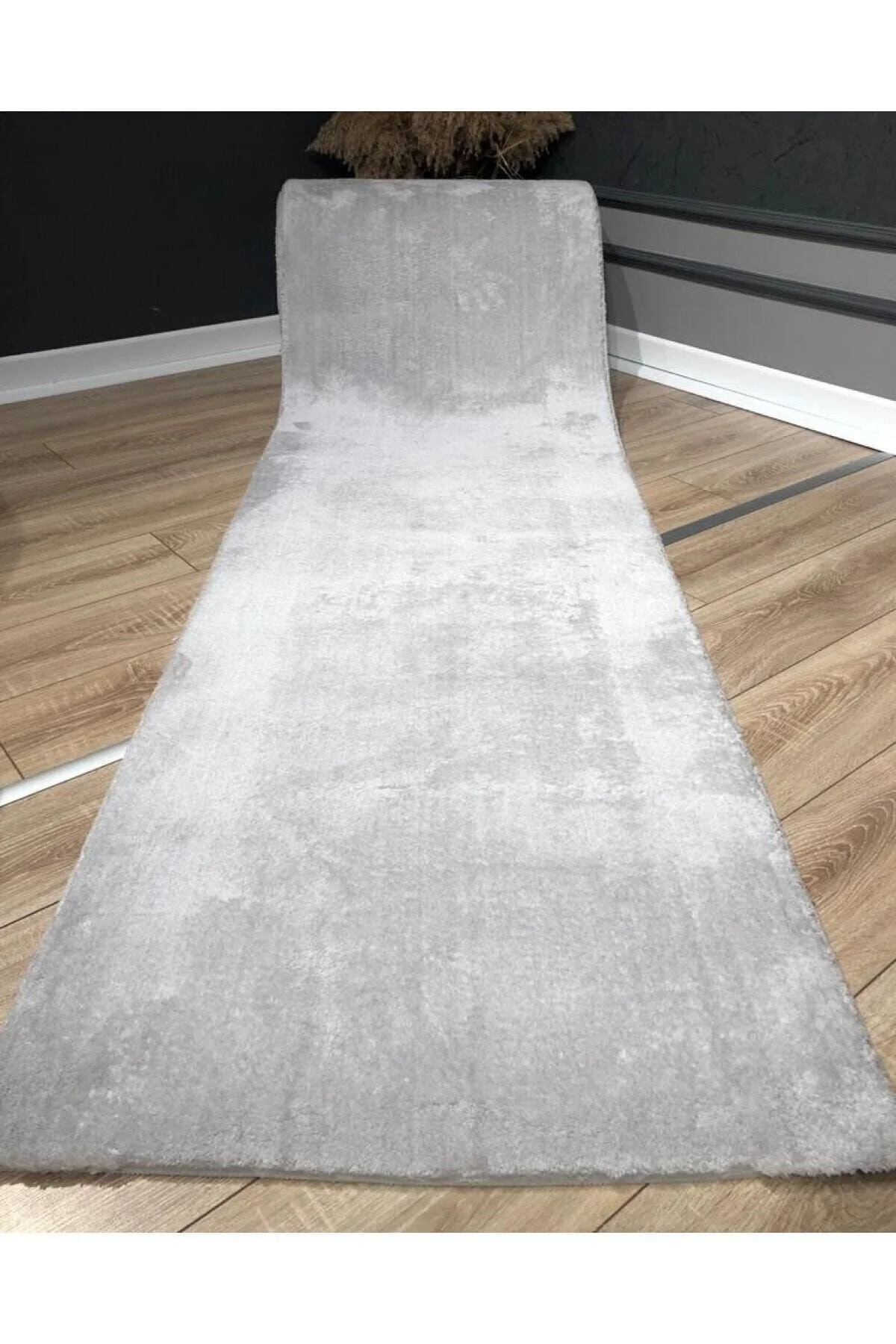 Sarar Lüx Post Peluş Kesme Halı Yolluk Kaymaz Taban Yıkanabilir Pofuduk Gri 80 x 100 Beden Yolluk Fiyatı