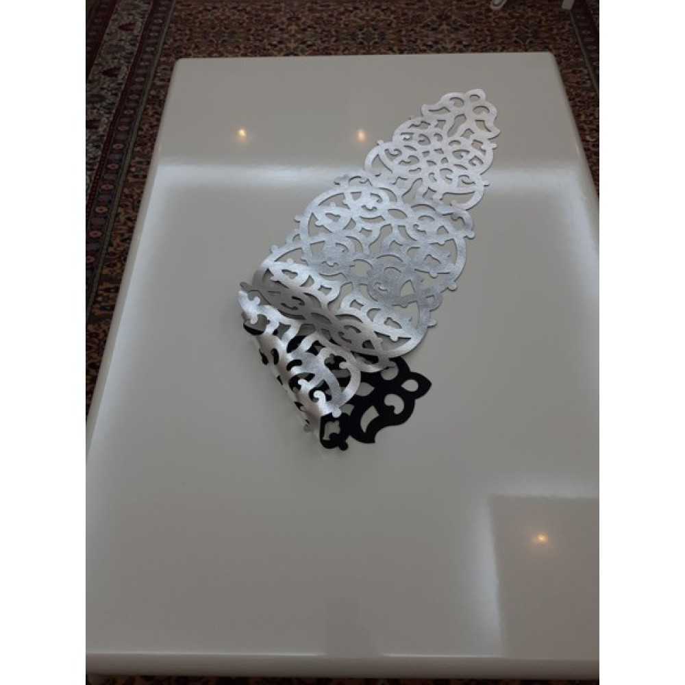 Sehara Runner - Masa Örtüsü - Sehpa Örtüsü - Suni Deri - 4 Parça Kahve Snumluğuyla Birlikte 5 Parça - Gümüş - 32 x 98 cm Amerikan Servis Fiyatı