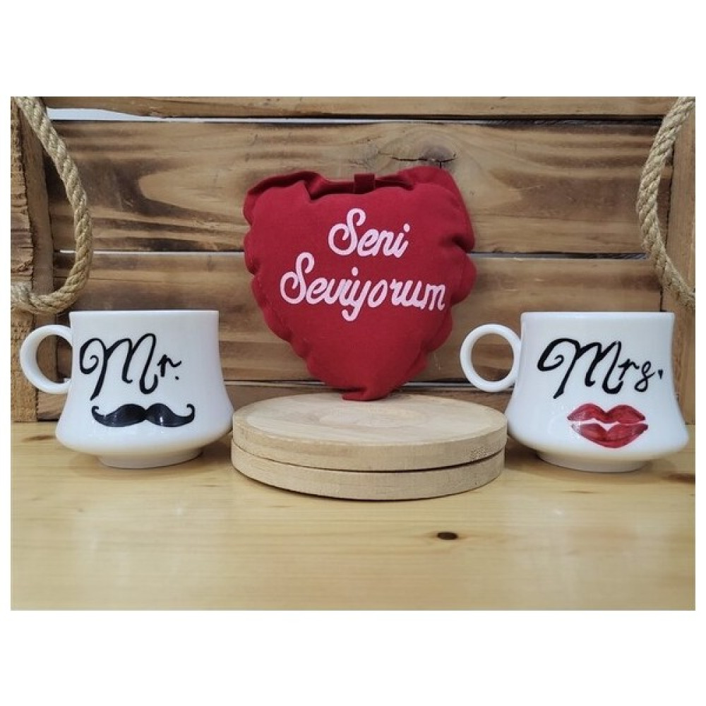 Seliness Design Mr. & Mrs. Porselen Kahve Fincanı Seti Seni Seviyorum Peluş Kalp Hediyeli Oto Boyaları Fiyatı