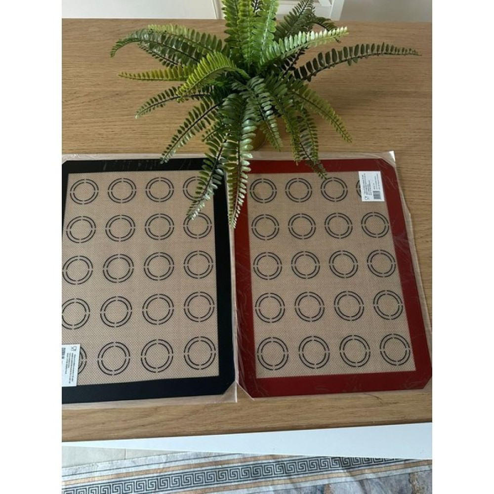 Silpat 2 Adet Siyah ve Kırmızı Renk 30 × 40 Ebatında Pişirme Kağıdı Fiyatı