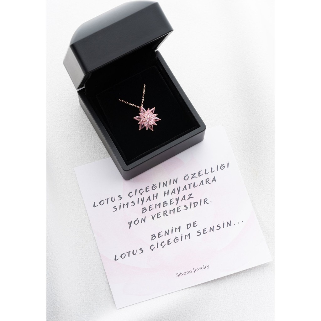 Silvano Jewelry 925 Ayar Gümüş Işıklı Kutu Pembe Buzlu Lotus Çiçeği Kolye Gümüş Kolye Fiyatı