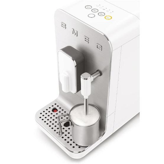 Smeg BCC02 Mat Beyaz Espresso Otomatik Kahve Makinesi