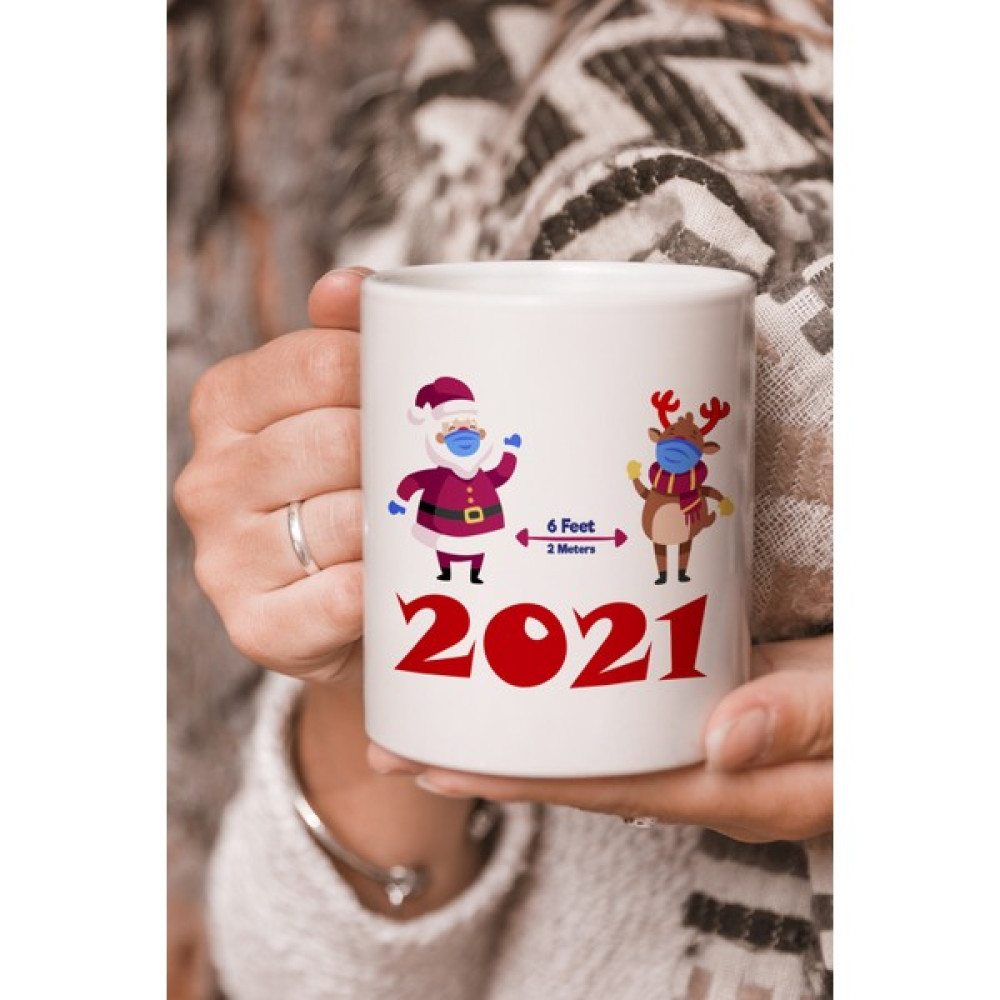 Stüdyo SM Vektörel Çizim Noel Baba Ren Geyiği Sosyal Mesafe 2021 Logo Baskılı Kupa Bardak Oto Boyaları Fiyatı