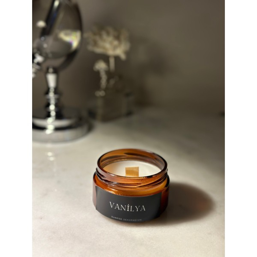 Sunrise Decor Vanilya Kokulu Siyah Etiket Amber Kavanoz Mum Ahşap Fitil Vanilya Kokulu - Beyaz - 1 Adet Dekoratif Mum Fiyatı