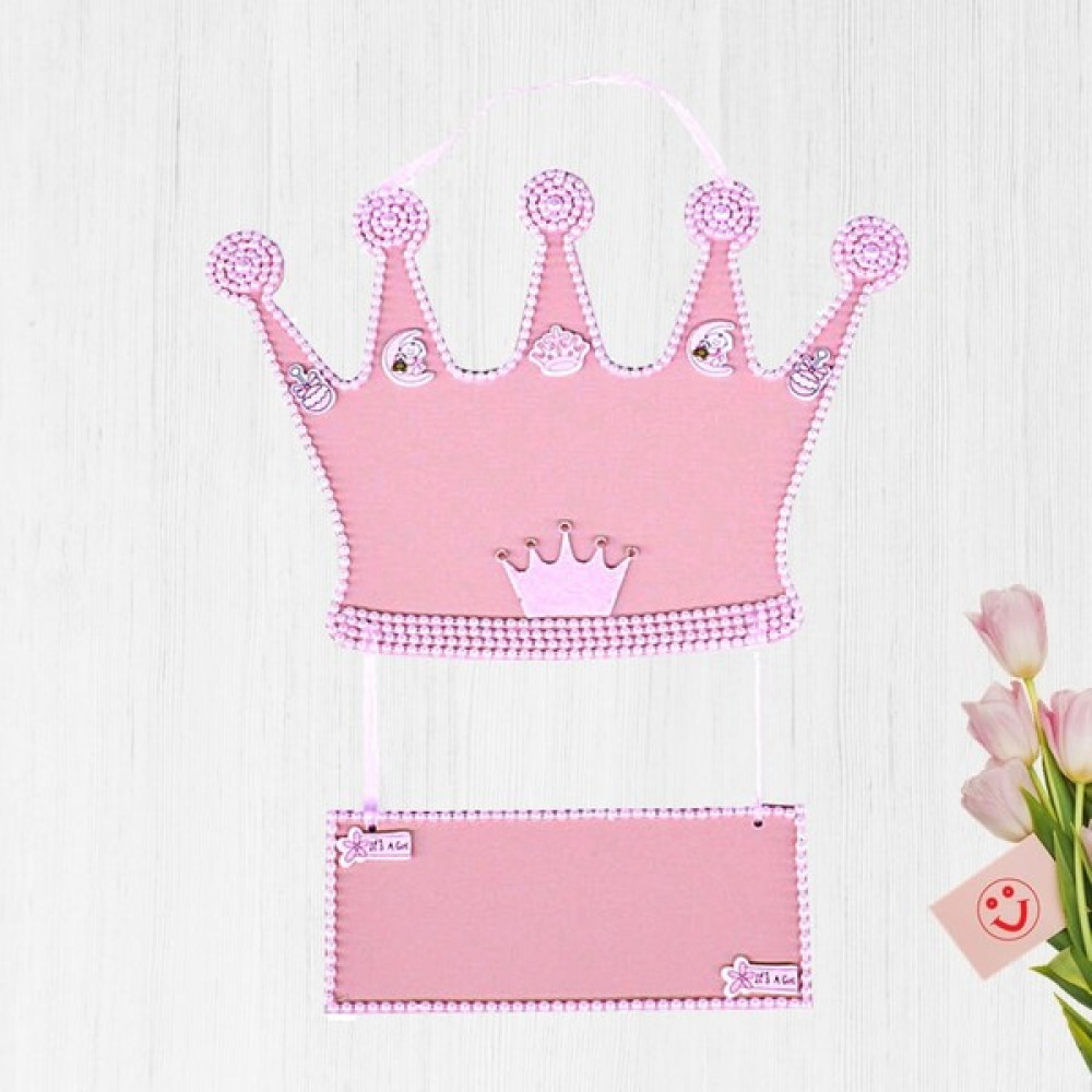 Süsle Bebek ve Parti Taçlı İsimlikli Ahşap Kapı Süsü, Pembe Bebek Kapı Süsü Fiyatı