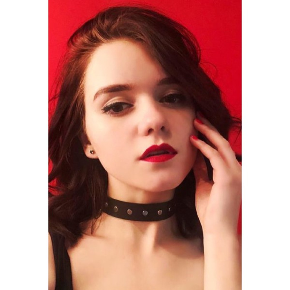 Sweet Demon Kadın Perçin Detaylı Ayarlanabilir Şık Deri Choker Boyun Aksesuar Siyah Bijuteri Kolye Fiyatı