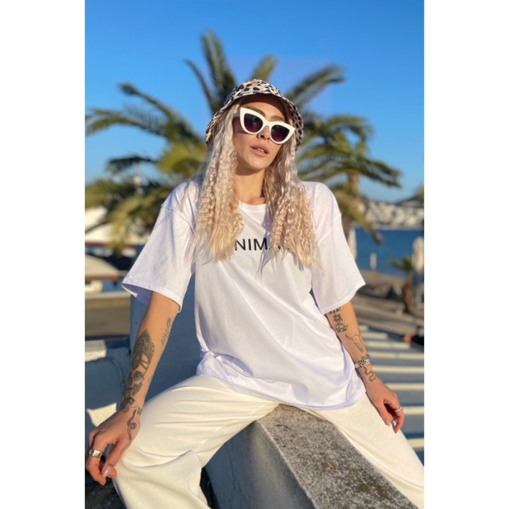 Swist Beyaz Minimalist Baskılı Bisiklet Yaka Tshirt Bayan T-shirt Fiyatı