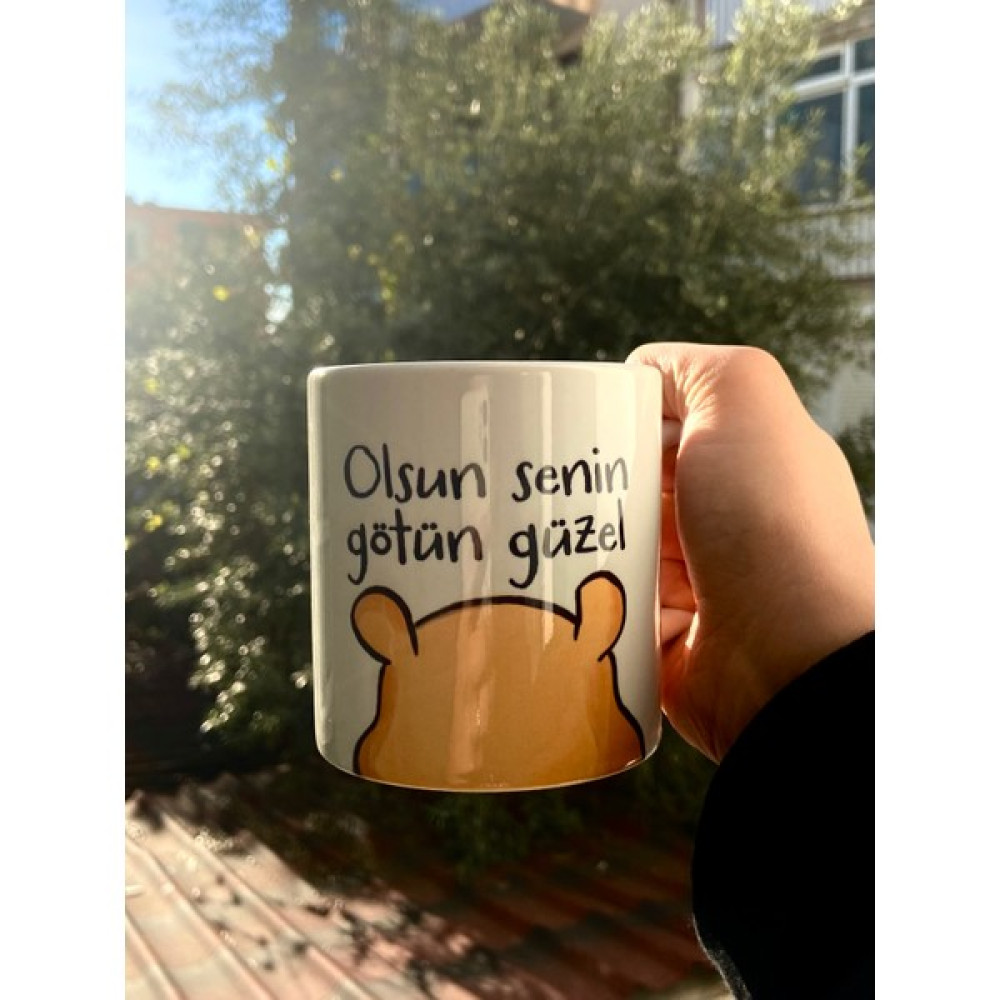 Tasarım İzi Winnie The Pooh Olsun Senin Götün Güzel - Kişiye Özel Bardak, Sevgiliye Hediye, Isimli Beyaz Kupa Bardak, Arkadaşa Hediye, Doğum Günü H... Fincan / Bardak / Kahve Takımı Fiyatı