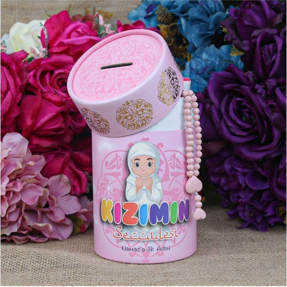 Tekno Trust Polyester Isme Özel Namaz'a Ilk Adım Çocuk Seccadeli Kabe Desenli Pembe Renkli Silindir Kutu & Koku - 10 x 70 cm Seccade Fiyatı