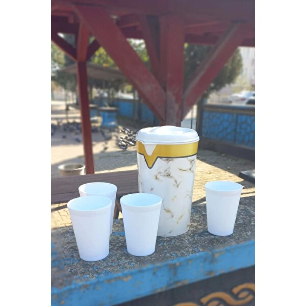 Tilbe Home Desenli Bardaklı Sürahi 2 Lt. + 4 Bardak Takımı Eko Piknik Seyahat Bardaklı Sürahi Takımı - 2 L - Beyaz Sürahi Fiyatı