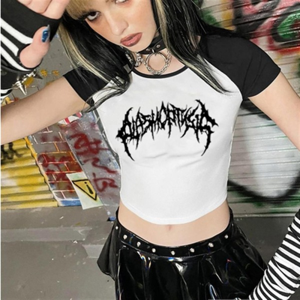 Touz Moda Plasmoptysis Logo Baskılı Reglan Kol Beyaz Crop Bluz Fiyatı