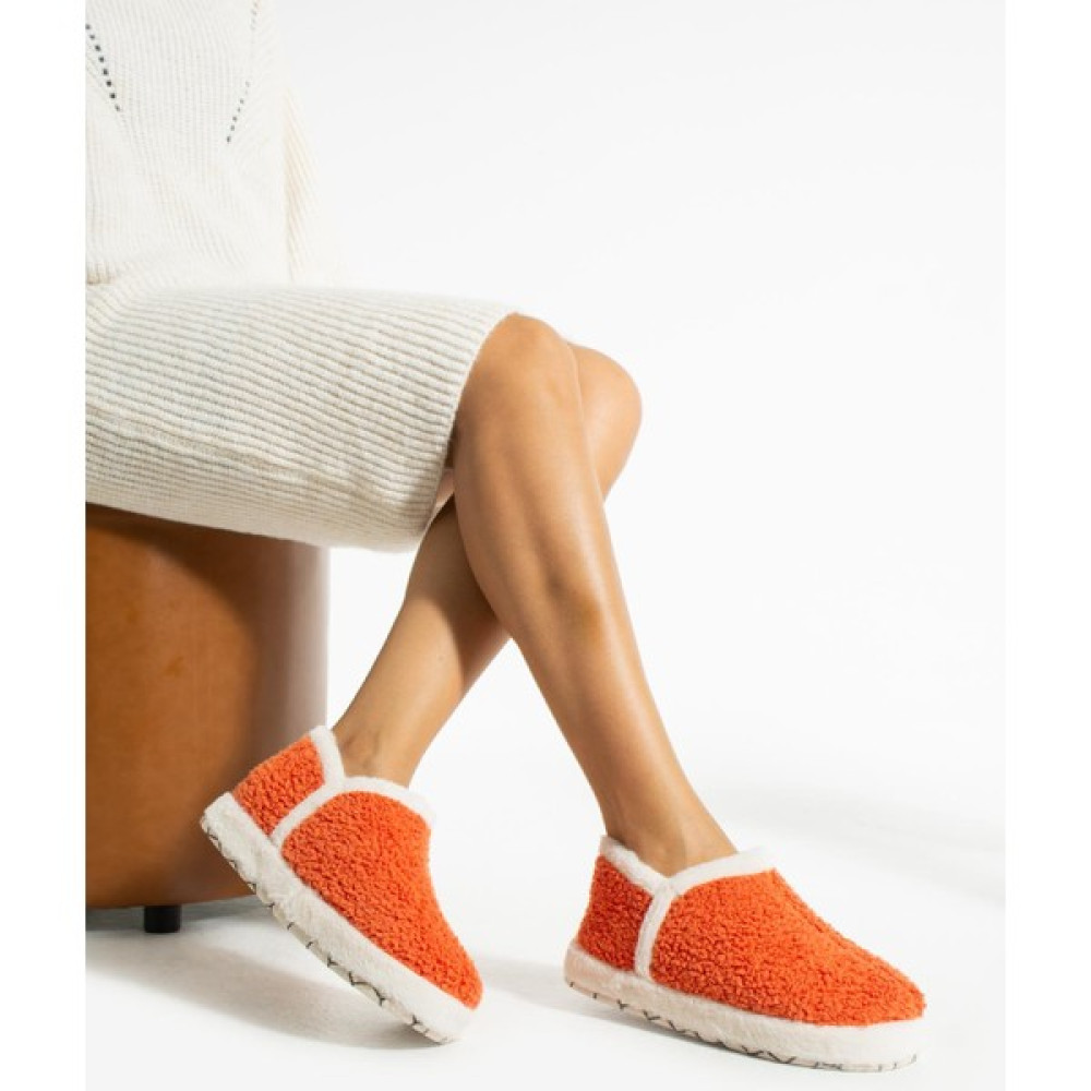 Trios Shoes Kadın Kürklü Kaymaz Taban Peluş Ev Botu Panduf TS1152 Panduflar Fiyatı
