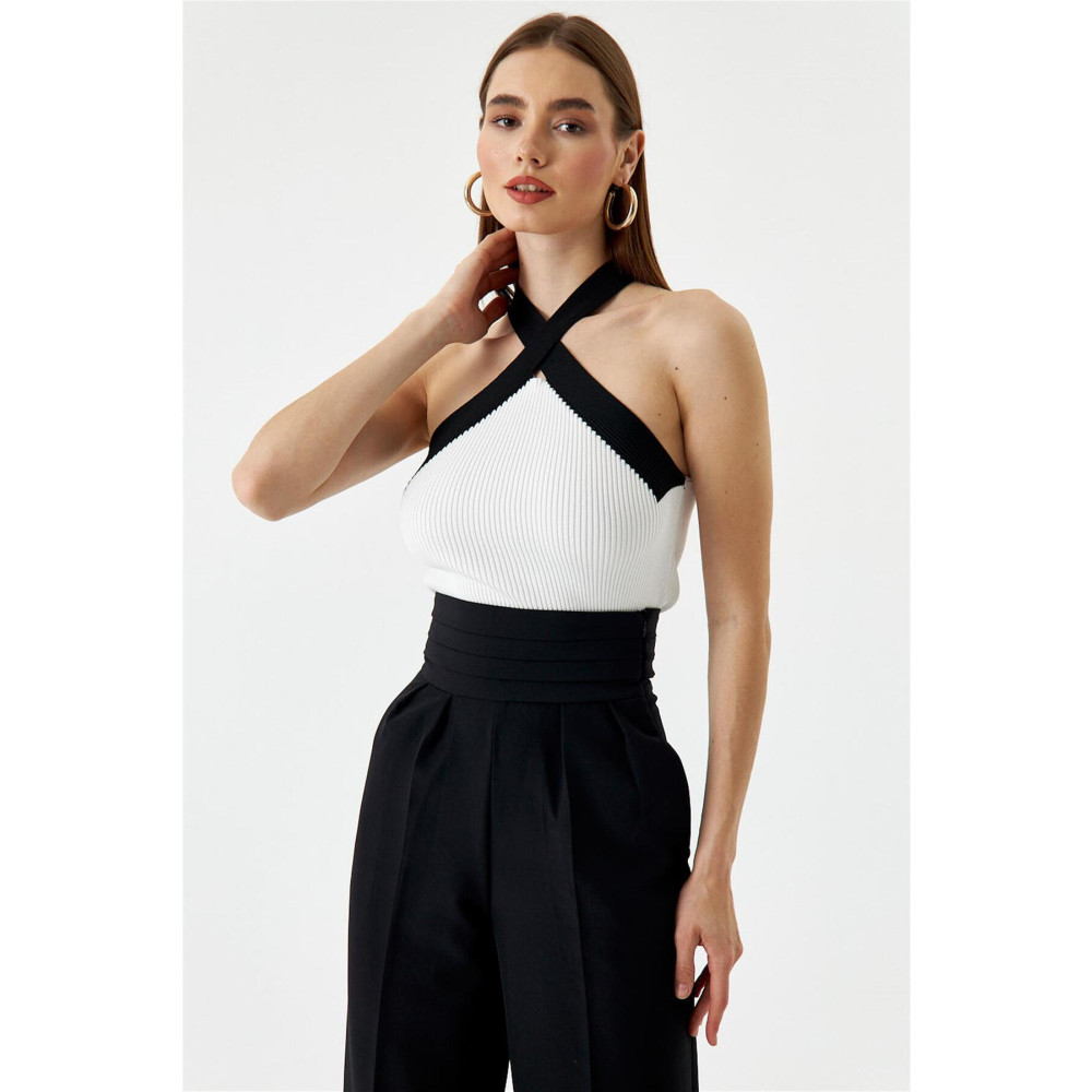 Tuba Butik Çapraz Askılı Triko Beyaz Kadın Bluz Standart Beden Bluz Fiyatı