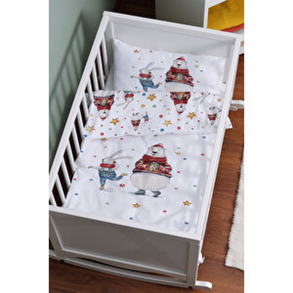 Tuğba Kuğu Anne Yanı Beşik Nevresim Takımı (60x100) - Little Baby Serisi - Buz Pateni Yapan Tavşan Ve Kutup Ayısı Bebek Nevresim Takımı Fiyatı