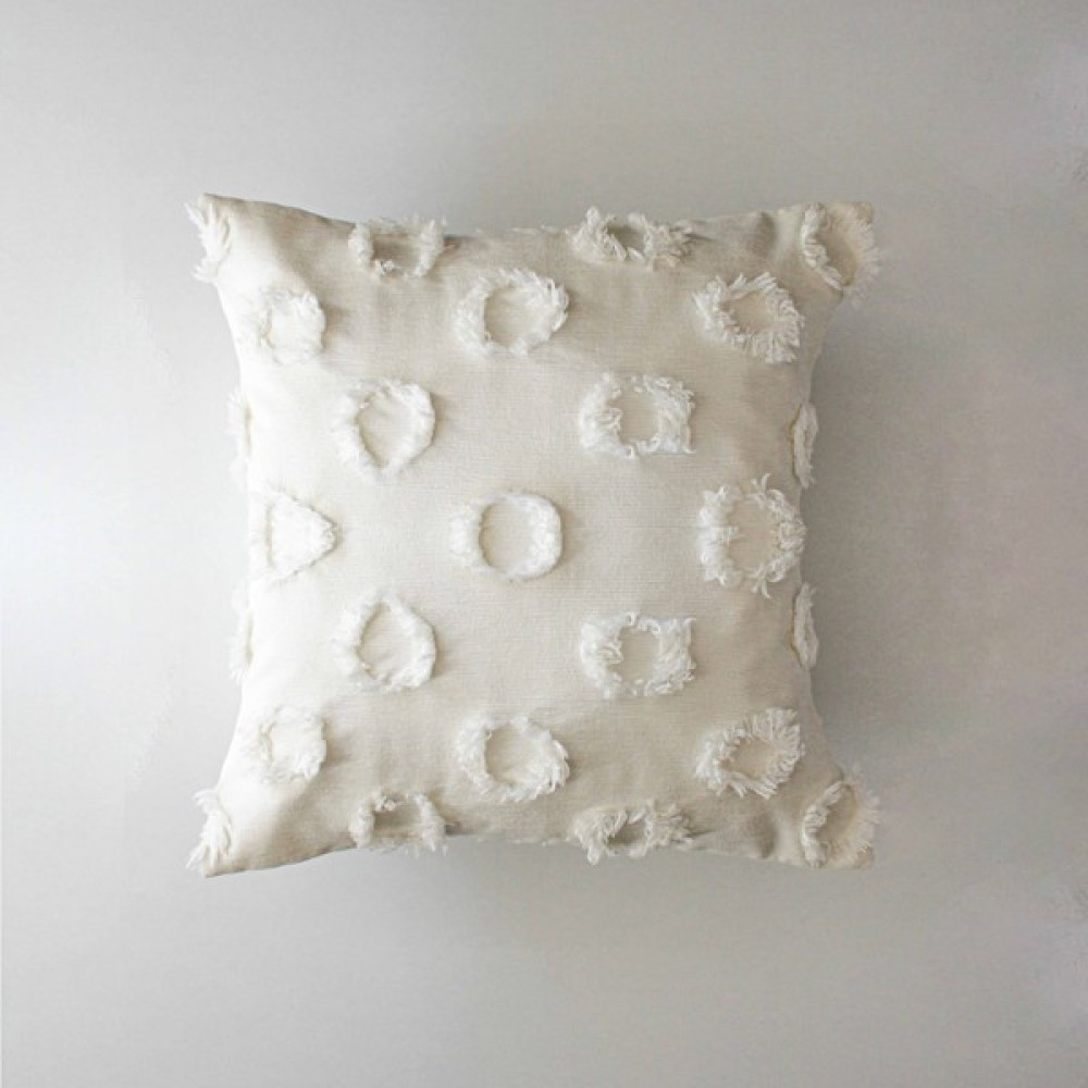 Uğur Home Tüylü Ve Desenli Kırlent - 40x40 Cm Şık Ve Konforlu Dekoratif Yastık - Krem - 40 x 40 cm Kırlent / Mobilya Yastığı Fiyatı