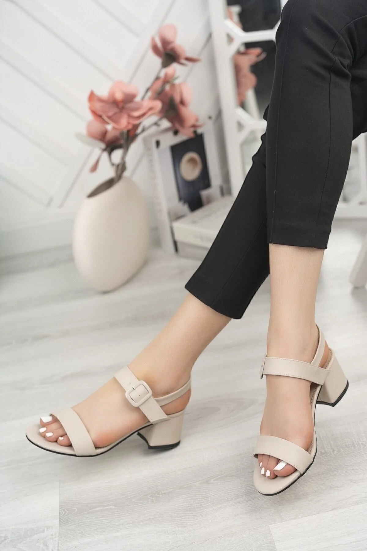 Uygun Gökkuşağı Kadın Yazlık Krem Soft Sandalet 40 Beden" Unisex Sandalet Fiyatı