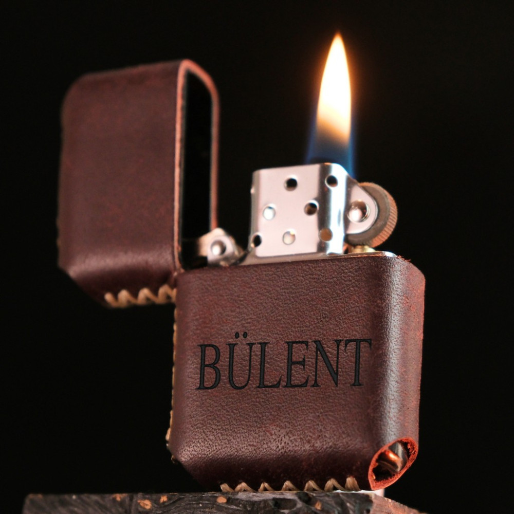 Vagave Kişiye Özel Benzinli Çakmak Hakiki Deri El Yapımı Zippo Tarzı Çakmak İsme Özel Deri Kaplama Benzinli Erkek Çakmak Yıl Dönümü Doğum Günü Hedi... Çakmak Fiyatı