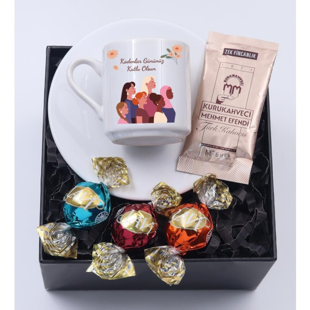 VegaGiftShop Kadınlar Gününe Özel Beyaz Fincan & 3 Adet Lavi Çikolata & Tek Içimlik Türk Kahvesi Hediye Seti - Renkli Altın, Takı & Aksesuar Fiyatı