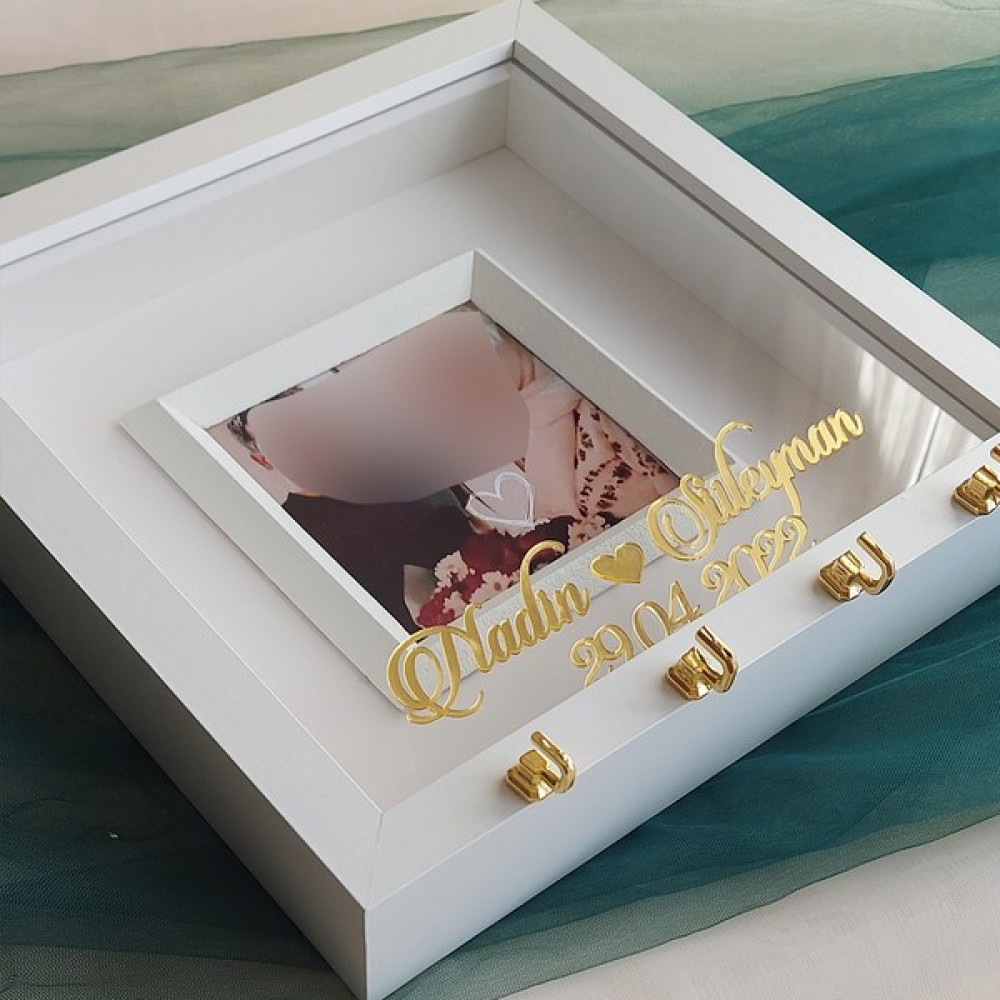 Verda Çerçeve 25 x 25 cm Fotoğraf Bölümlü Anahtarlıklı Verda Anı Çerçevesi-6 cm Derinlikli Anı Çerçevesi Resim & Fotoğraf Çerçevesi Fiyatı