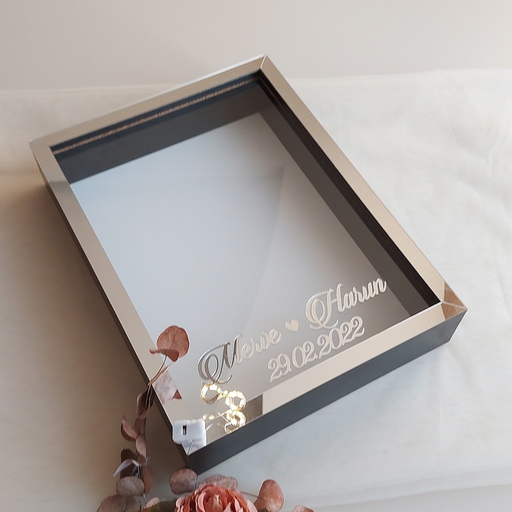 Verda Çerçeve 30X40 cm Derin! Siyah-Gümüş Isimli Ledli Gül Saklama Kutusu Resim & Fotoğraf Çerçevesi Fiyatı