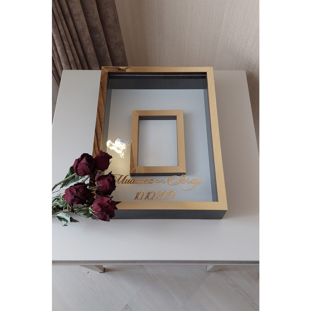 Verda Çerçeve 30x40 Cm Ledli Gold-siyah Fotoğraf Bölümlü Tasarım Gül Kutusu Anı Çerçevesi! Ayna Çerçeve! Resim & Fotoğraf Çerçevesi Fiyatı