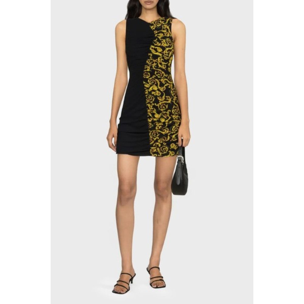 Versace Jeans Couture Plileli Desenli Tasarımlı Sırt Dekolteli Slim Fit Mini Kadın Elbise 74HAO900 NS217 G89 Elbise Fiyatı