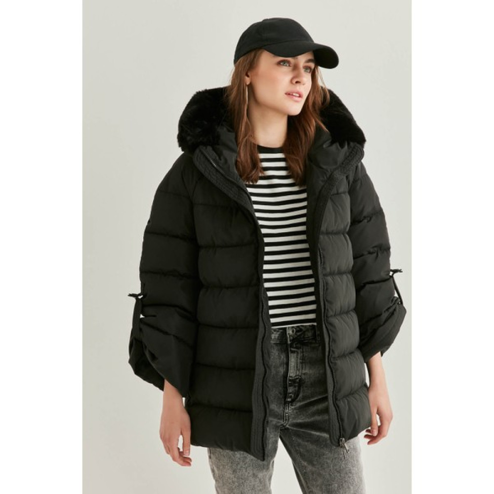 Vitrin Peluş Kapüşonlu Oversize Kapitone Mont Bayan Mont Fiyatı