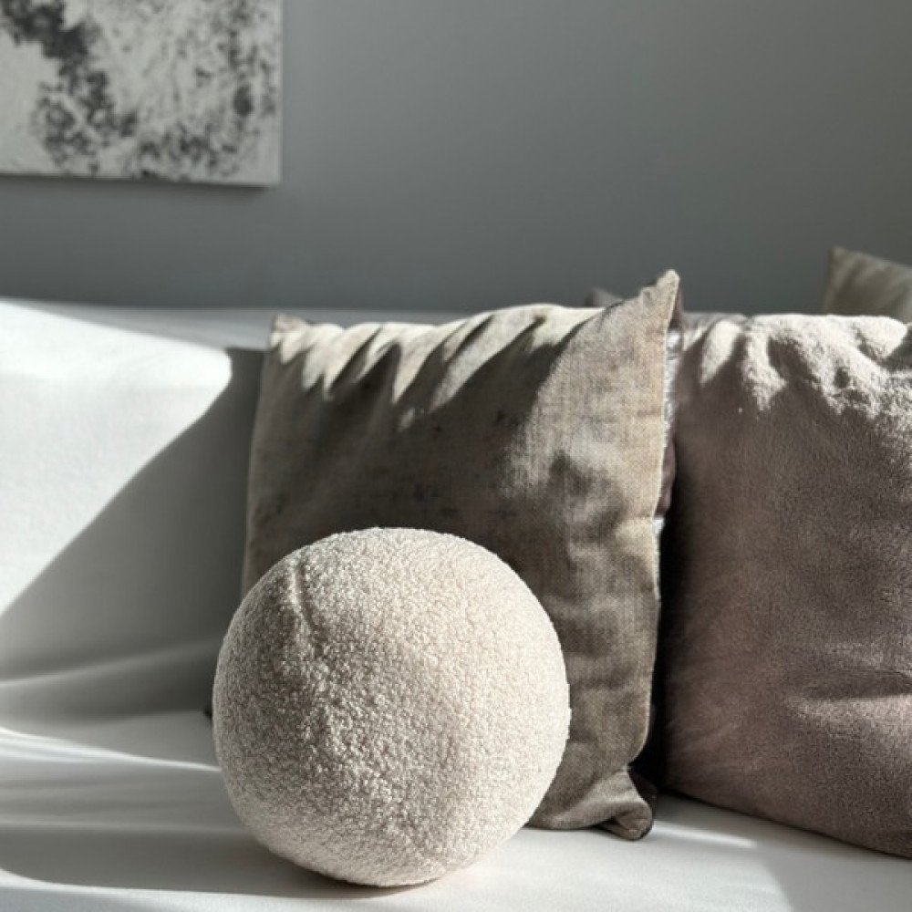 Vivimade Balla Teddy Buklet Top Çocuk Bebek ve Oturma Odası Dekoratif Yastık - 24 x 24 cm - Açık Krem Kırlent / Mobilya Yastığı Fiyatı