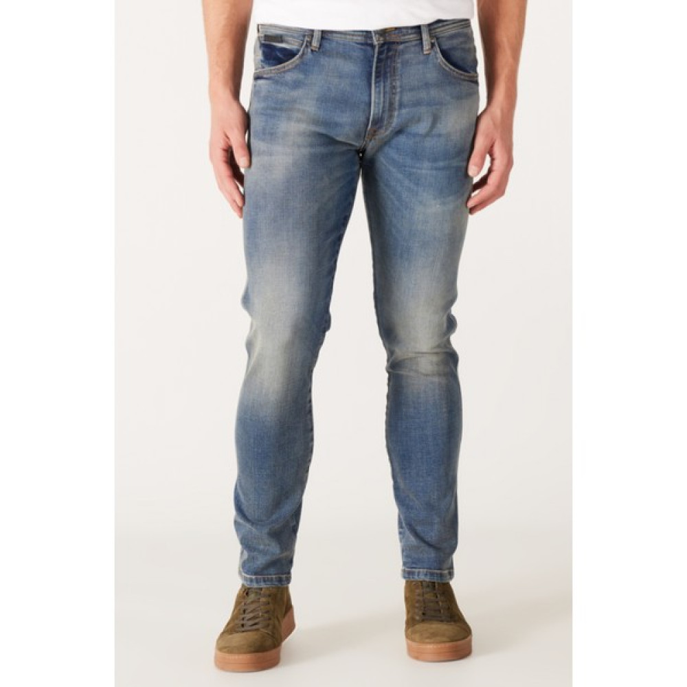 Wrangler Slim Fit Dar Kesim Düşük Bel Taşlamalı Mavi Esnek Larston Jean Denim Kot Pantolon Erkek Jeans / Kot Pantolon Fiyatı