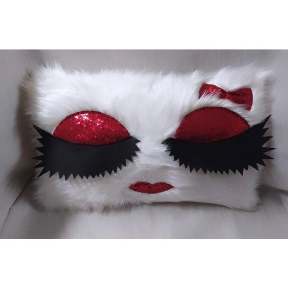 Yılmaz Home Kirpikli Peluş Kırlent Kılıfı - (Beyaz Peluş - Kırmızı Kirpik) - 30 x 50 cm - Beyaz Kırlent / Mobilya Yastığı Fiyatı
