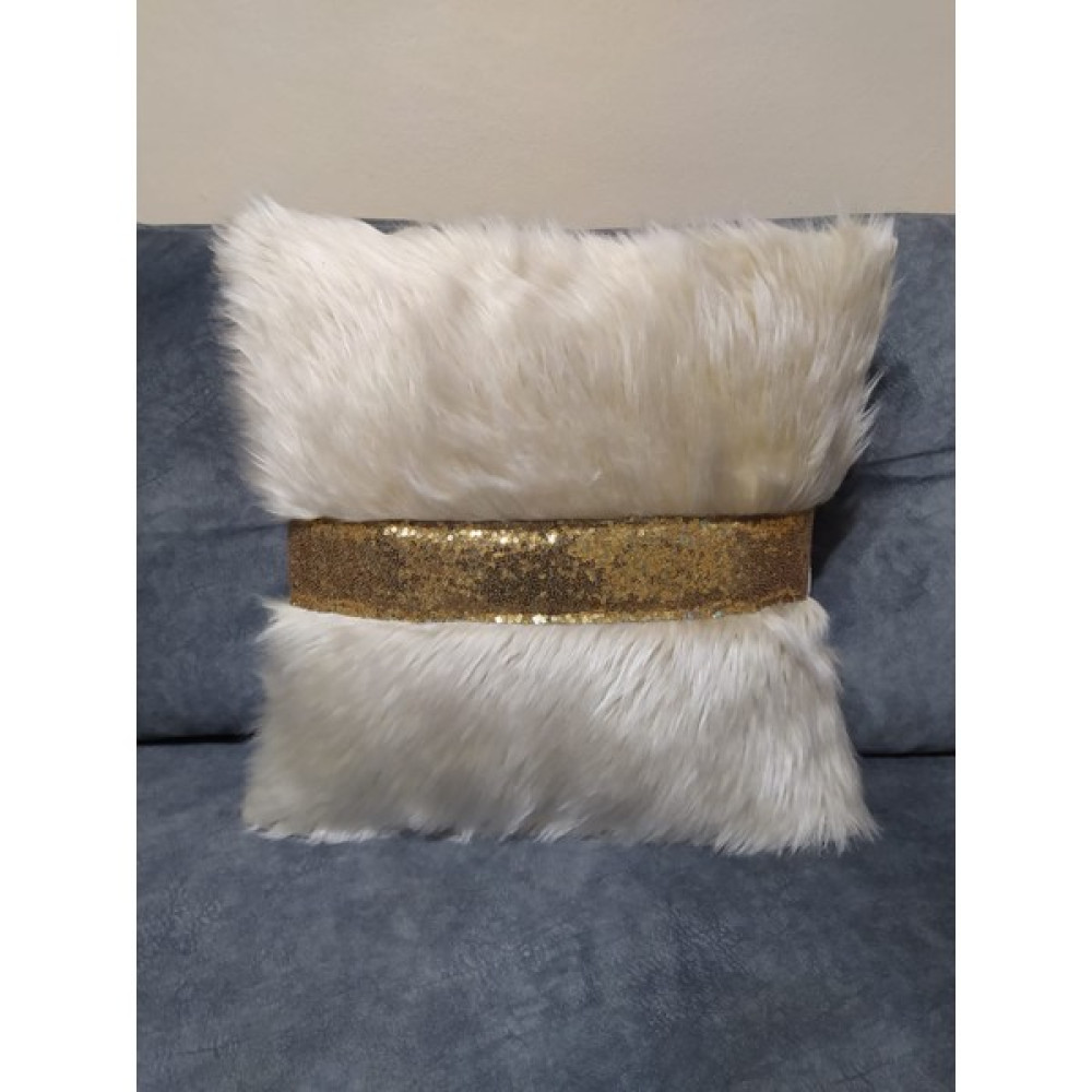 Yılmaz Home Peluş Şeritli Kırlent Kılıfı - (Kemik Peluş-Gold Şeritli) - 42 x 42 cm - Kemik Kırlent / Mobilya Yastığı Fiyatı
