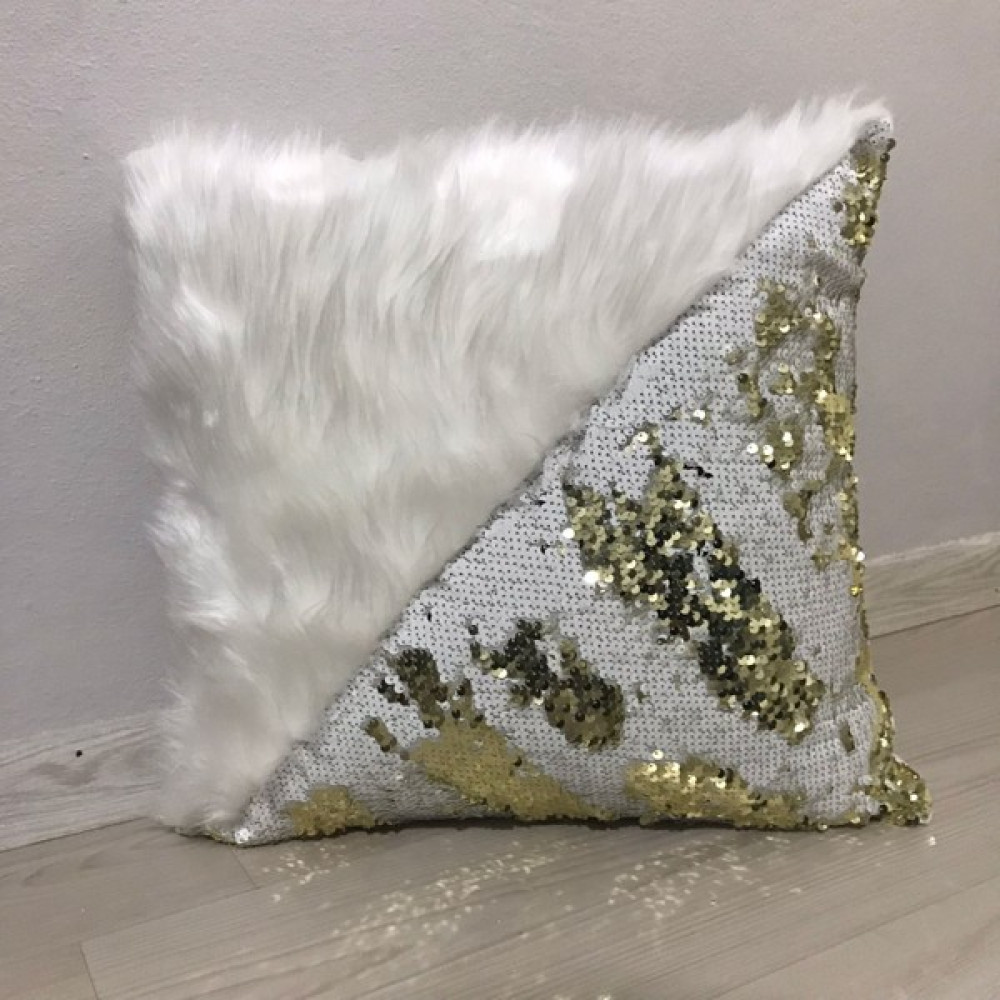 Yılmaz Home Pullu Peluş Dekoratif Üçgen Kırlent Kılıfı - 42 x 42 cm - Beyaz Kırlent / Mobilya Yastığı Fiyatı